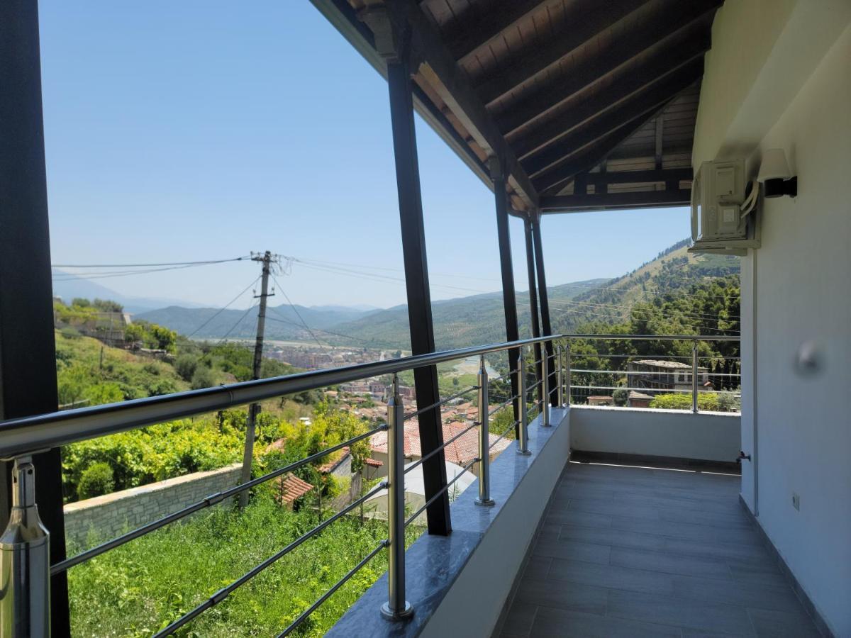 G&K Garden Hotel Berat Exteriör bild